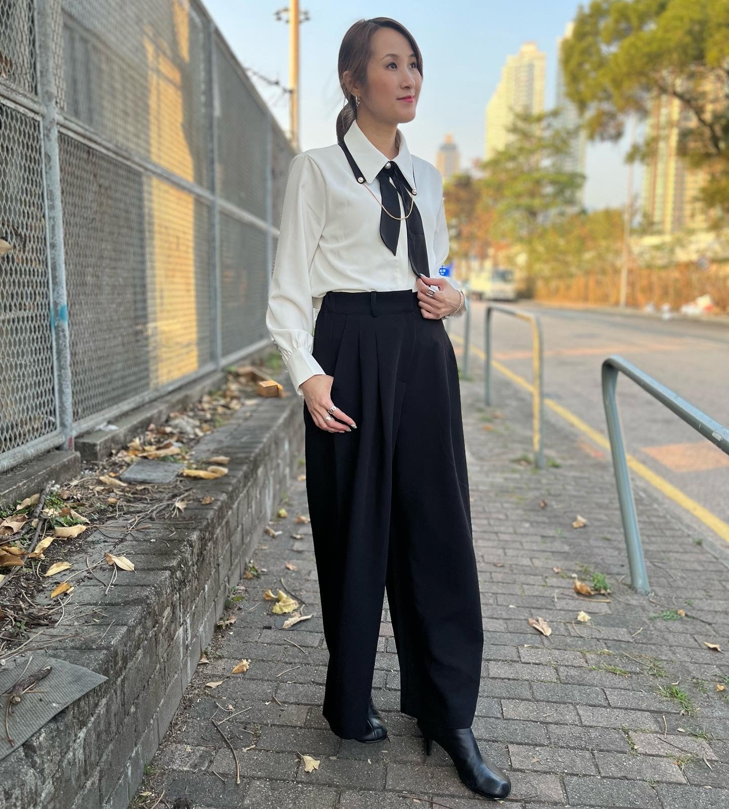 White Top w/ Collar Accessory