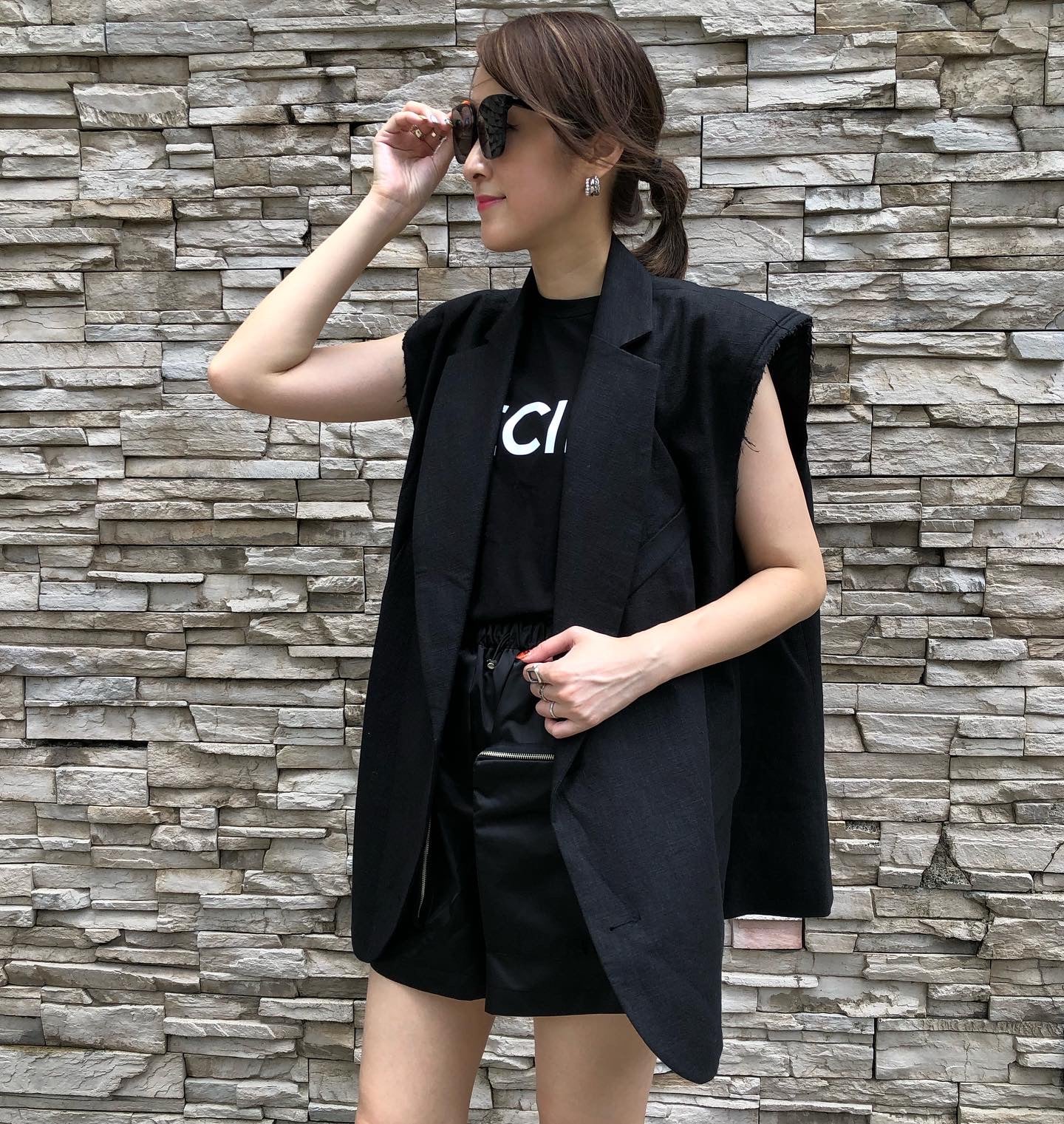 Black Sleeveless Jacket