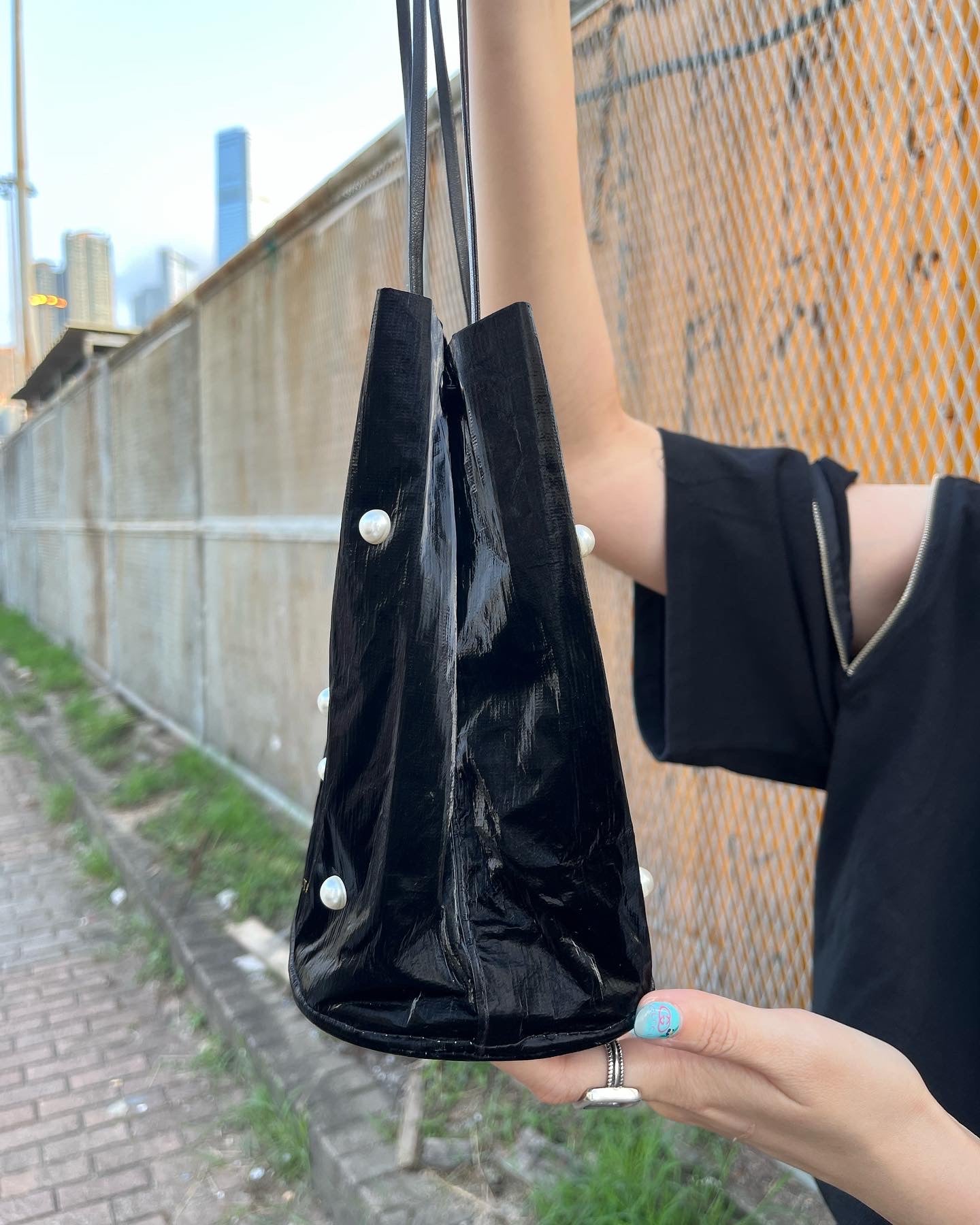 2 Ways Black / Cream Handbag with Pearls