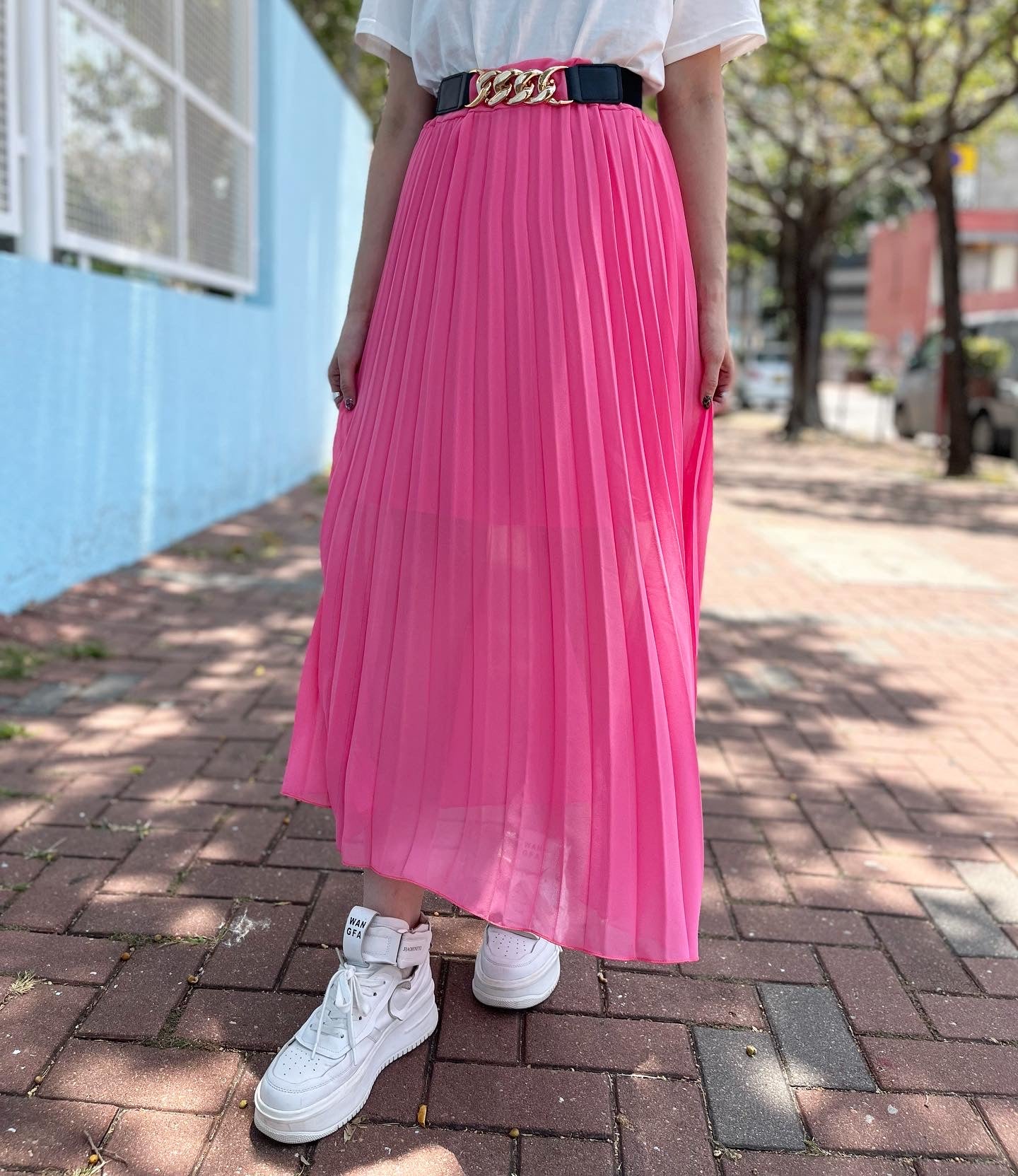 Italy 🇮🇹 Pink Skirt with Chain Belt