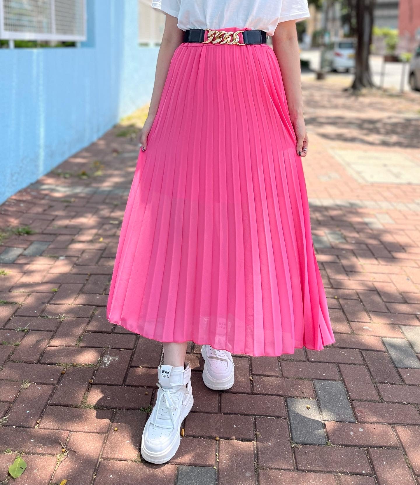 Italy 🇮🇹 Pink Skirt with Chain Belt