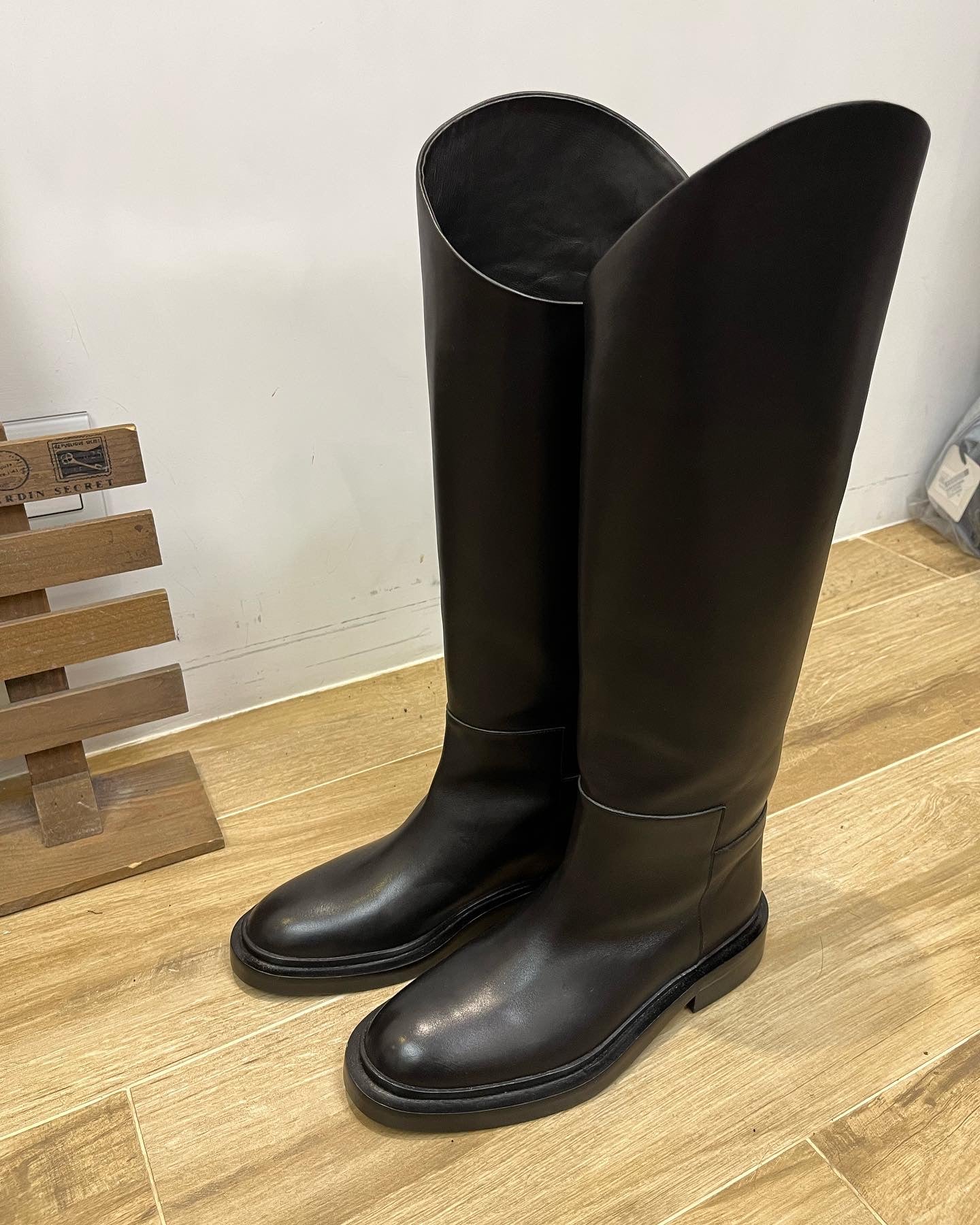 V Shape Long Leather Boot