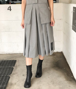 Grey outfit skirt pant