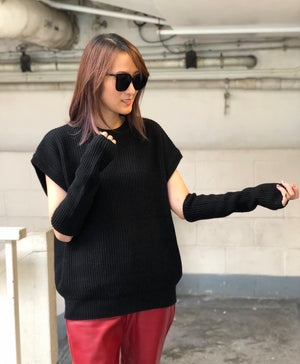 Hand Sleeve Knit Top